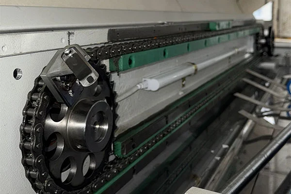 Jak technologie Full-Servo posouvá hranice sítotisku?