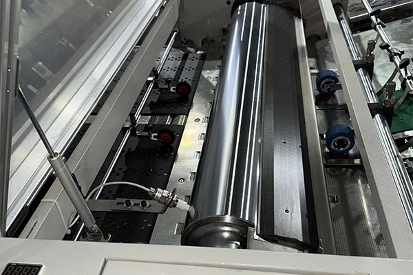 Intelligent Servo Chain Knife Powder Removal Laminating Machine